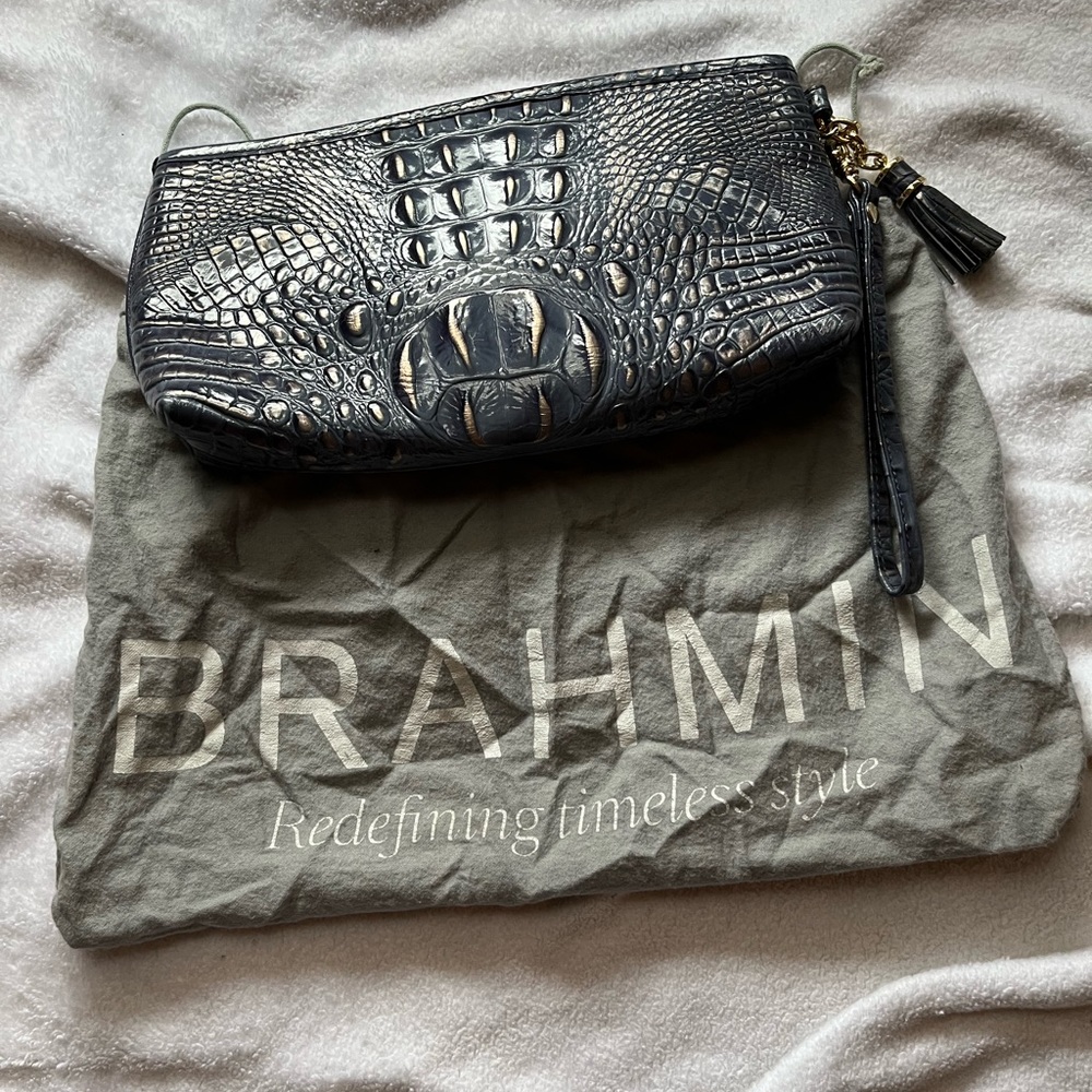 Brahmin wristlet